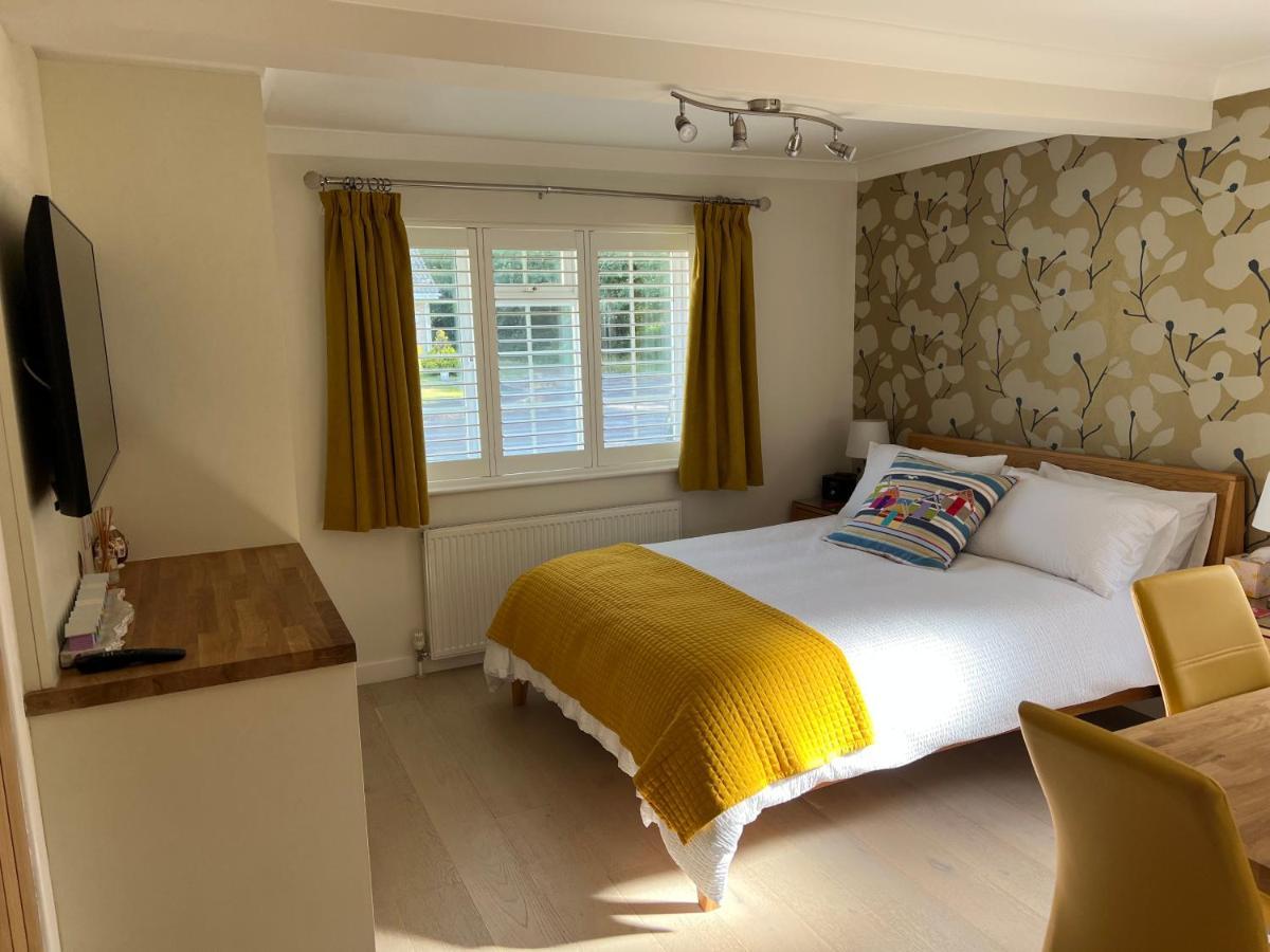 No 64 Bed And Breakfast Lymington Esterno foto