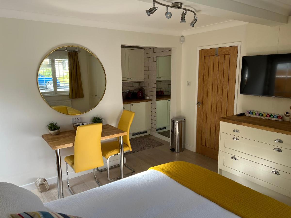 No 64 Bed And Breakfast Lymington Esterno foto