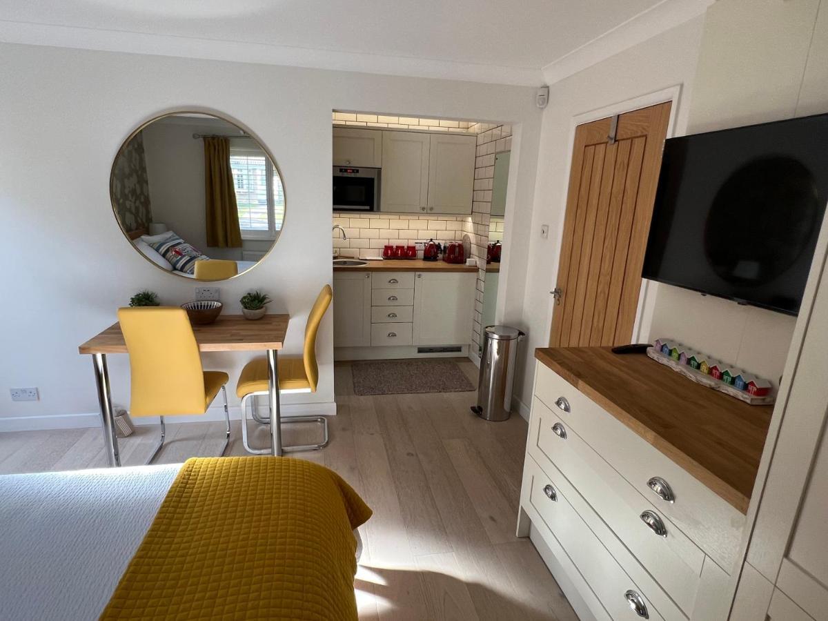 No 64 Bed And Breakfast Lymington Esterno foto