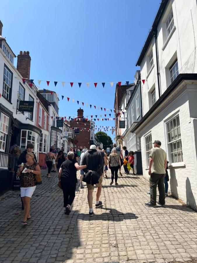No 64 Bed And Breakfast Lymington Esterno foto