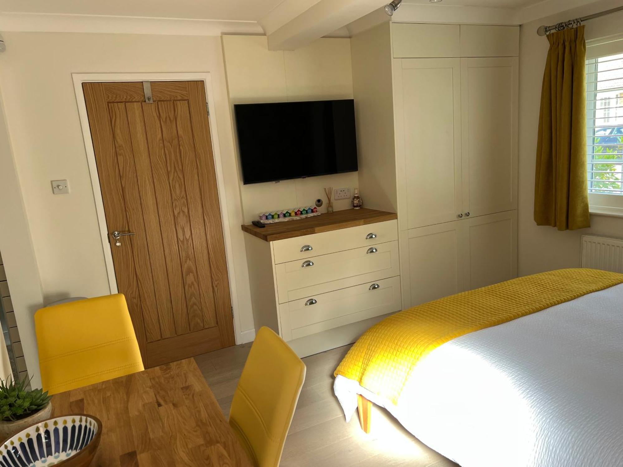 No 64 Bed And Breakfast Lymington Esterno foto